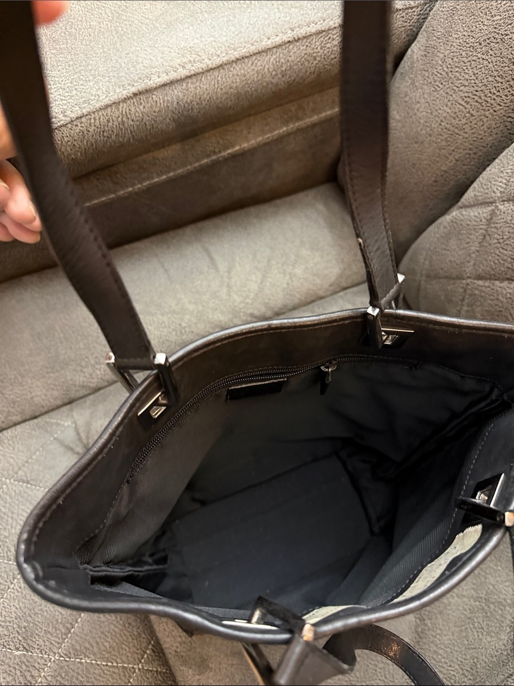 Gucci Black GG Supreme Shoulder Bucket Bag - Picture 6 of 8